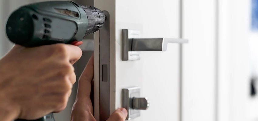 Locksmith For Lock Replacement Near Me in Long Beach, CA
