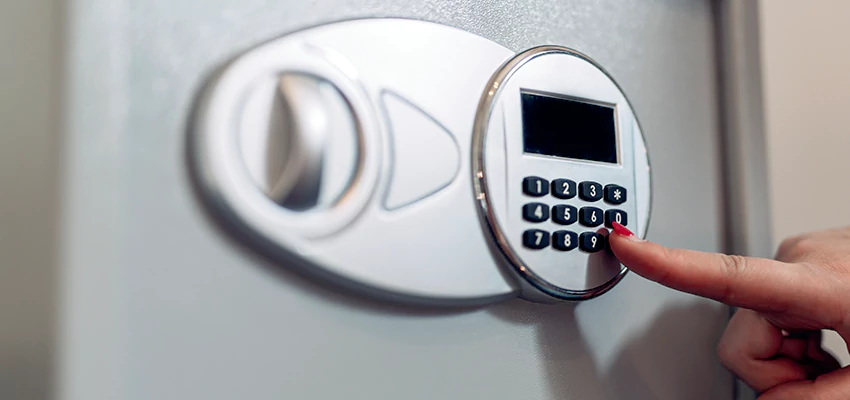 Jewelry Safe Cracking in Long Beach, California