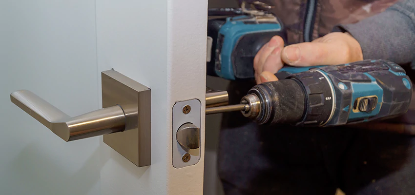 Broken Door Handle Lock Repair in Long Beach, California