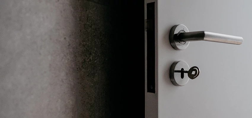 Front Door Handle Repair And Installation in Long Beach, CA